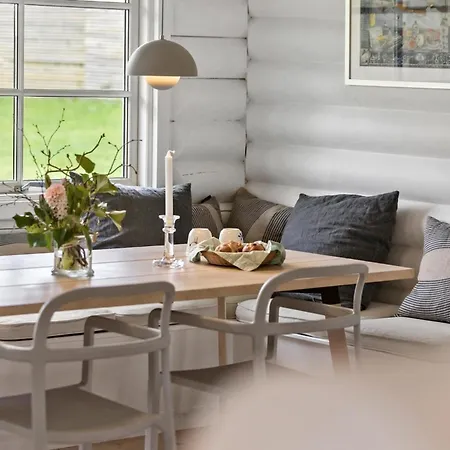 Cozy In Dronningmlle With Kitchen * Dronningmølle