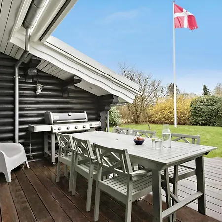 Cozy In Dronningmlle With Kitchen בית נופש
