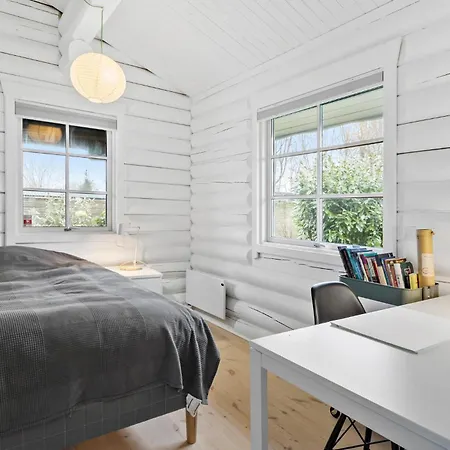 Cozy In Dronningmlle With Kitchen Dronningmølle